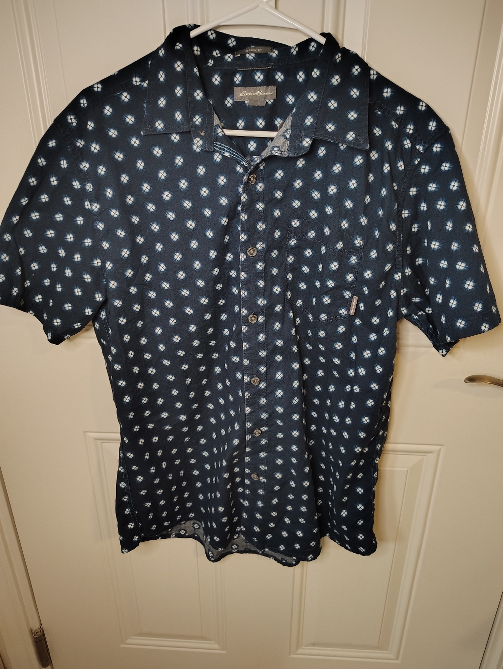 Men's Size Large Eddie Bauer Short Sleeve Button Down Classic Fit
